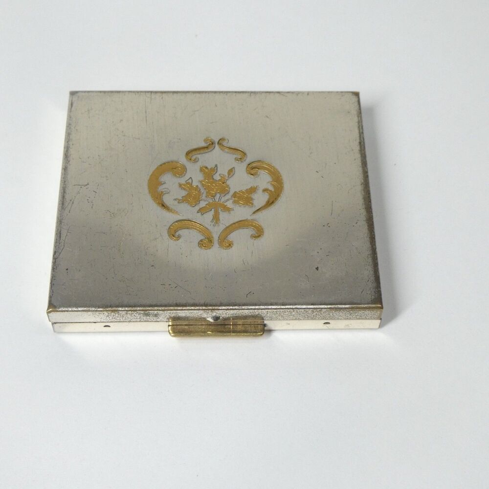 Flair Fifth Avenue Compact Vintage MCM Metal Silvertone